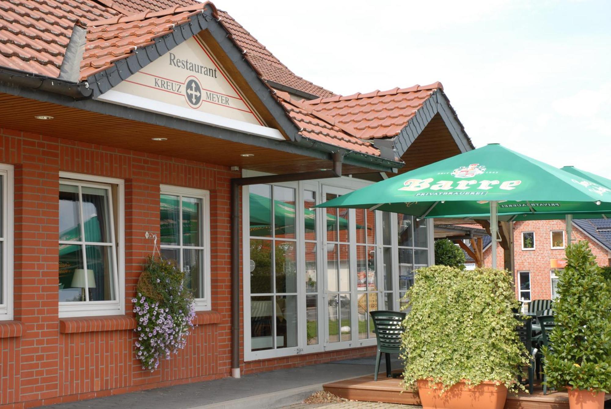 Land-Gut-Hotel Restaurant Kreuz Meyer Штур Экстерьер фото